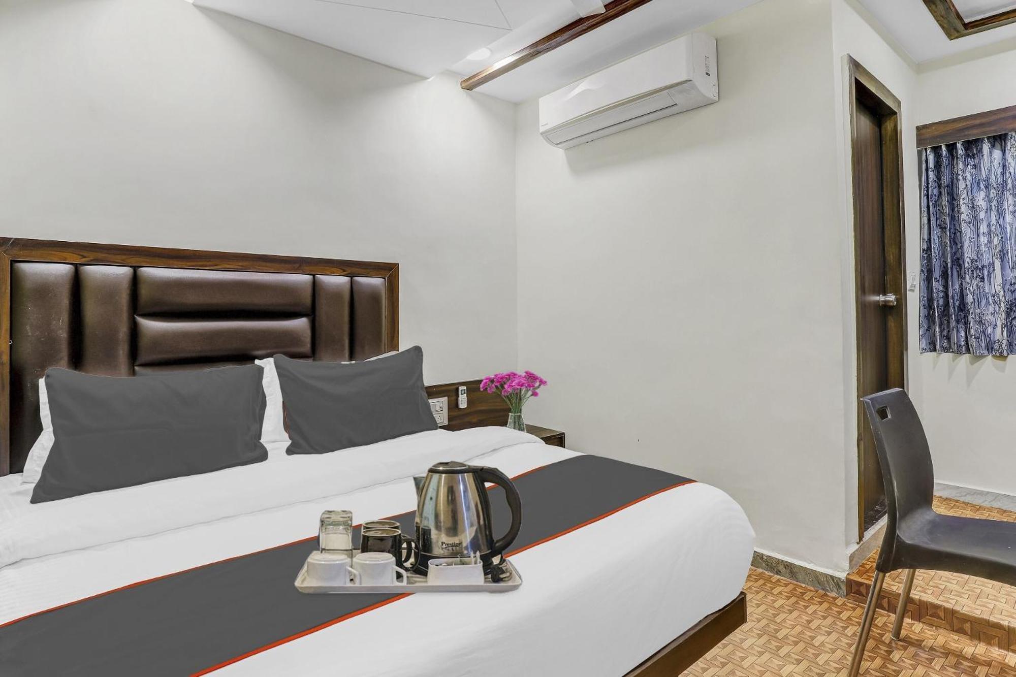 Hotel Collection O Laxmi Kuber à Utrān Extérieur photo