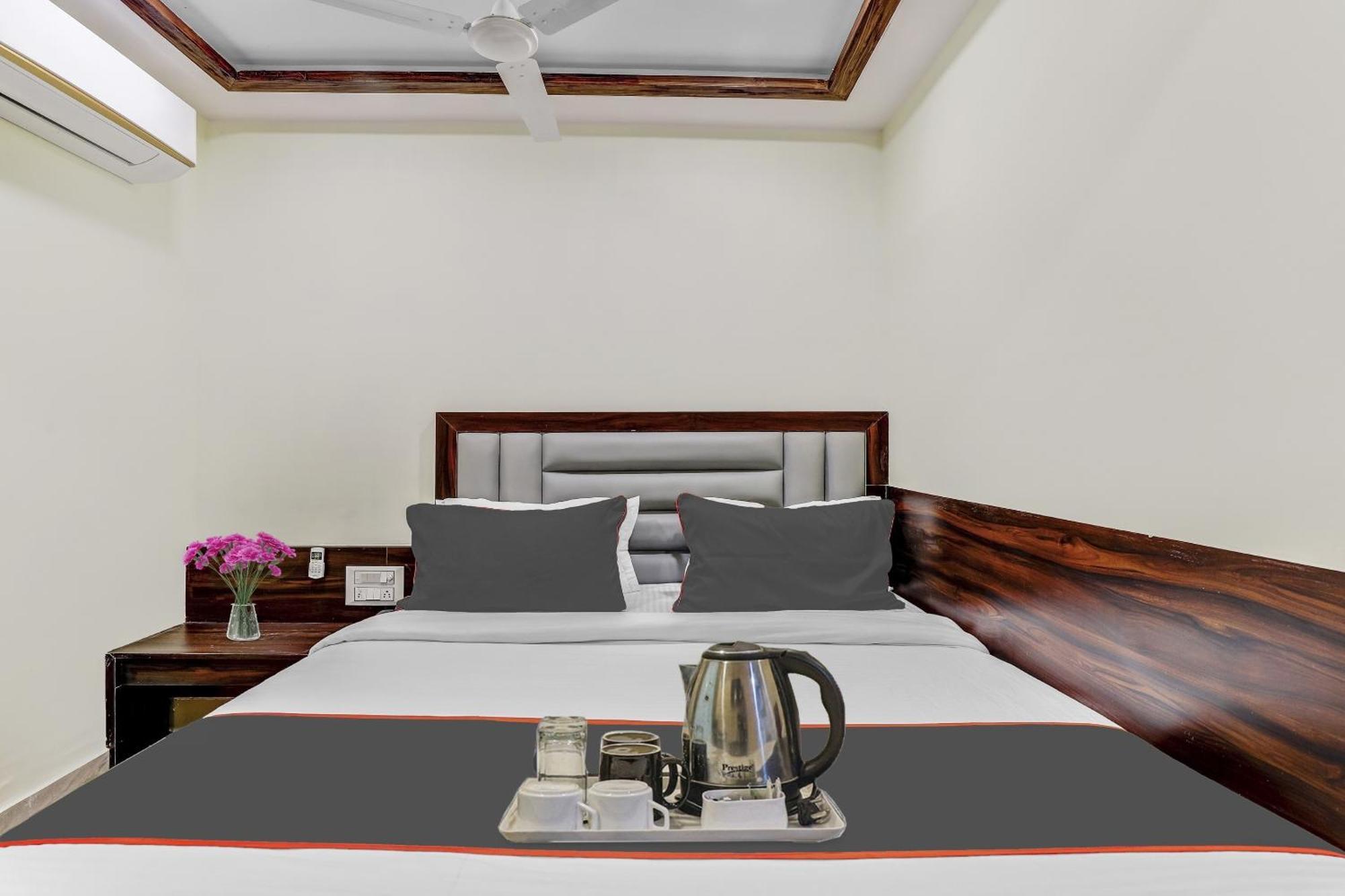 Hotel Collection O Laxmi Kuber à Utrān Extérieur photo