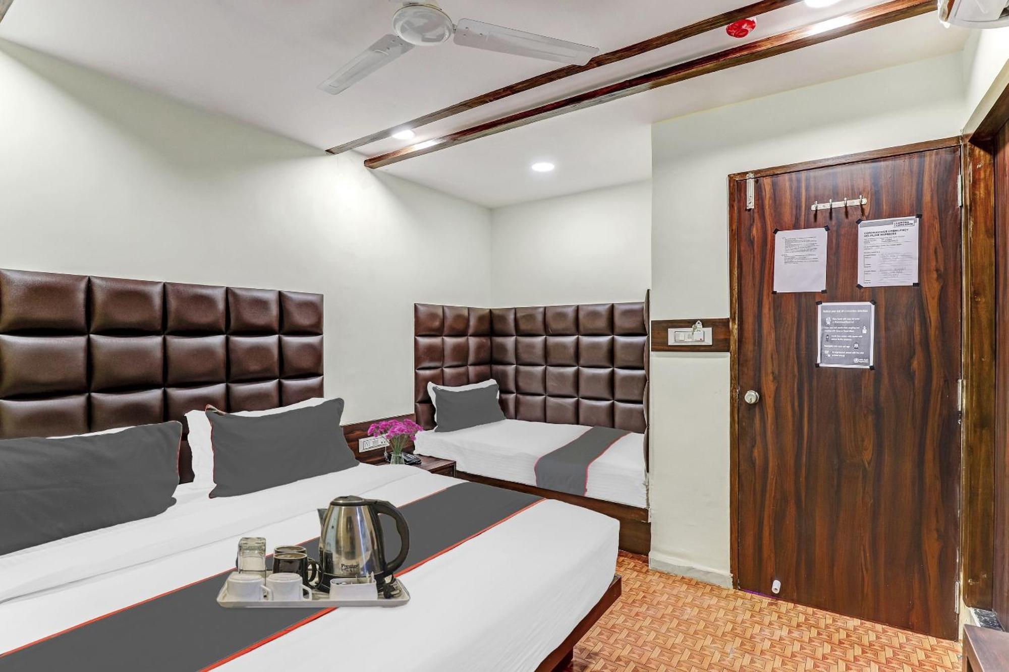 Hotel Collection O Laxmi Kuber à Utrān Extérieur photo